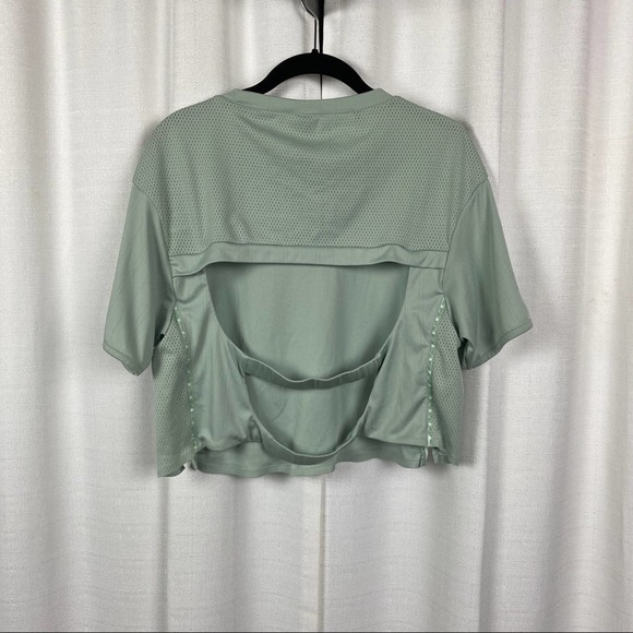 Gymshark - Recess Open Back Short Sleeve Crop Top - Green - Large - Picture 7 of 9